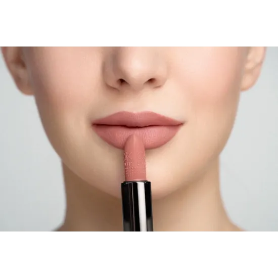 OK BEAUTY LONG LASTING SILK MATTE LIPSTICK tone OLD MONEY OK BEAUTY LONG LASTING SILK MATTE LIPSTICK tone OLD MONEY